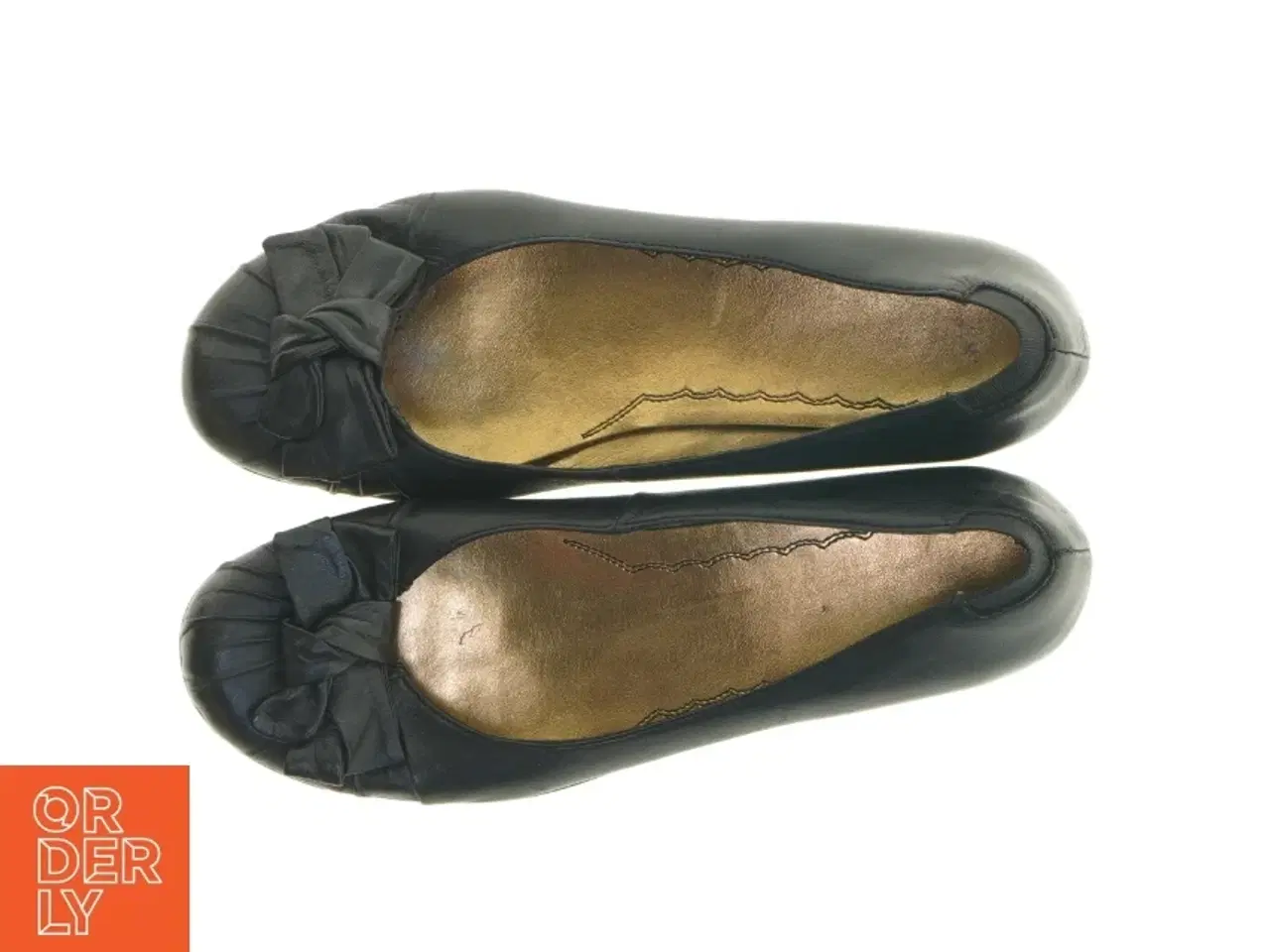 Billede 4 - UBRUGTE Sorte Læder ballerina Sløjfe sko fra Hush Puppies (str. 41-42, 8)