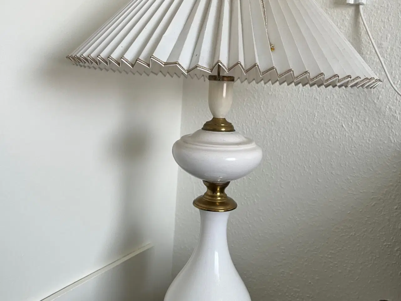 Billede 2 - Fin gammel lampe i porcelæn/keramik og messing