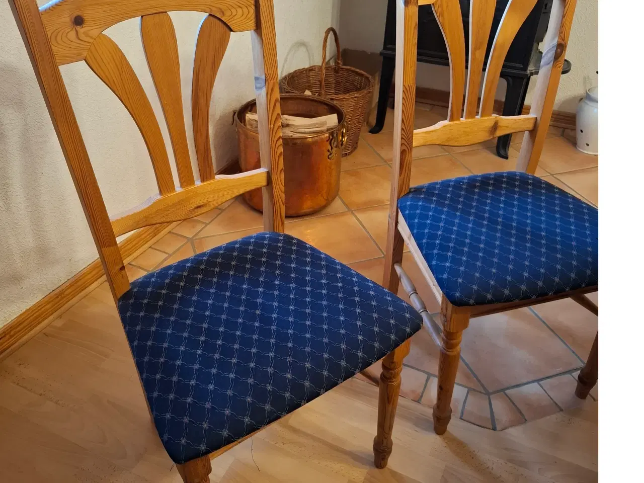 Billede 1 - Spisebord rund 2 plader 5 stole