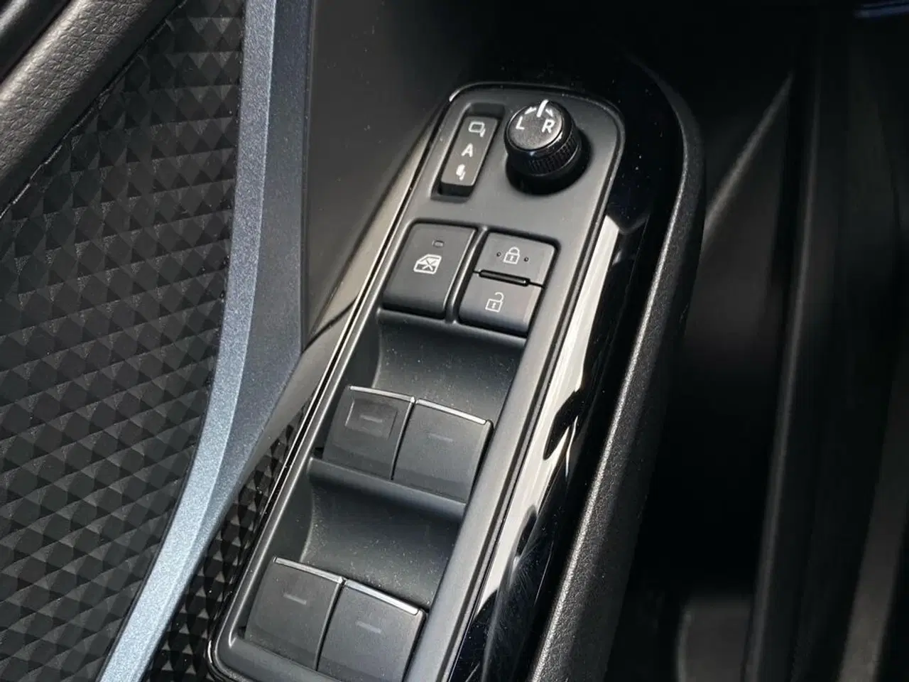 Billede 21 - Toyota C-HR 1,8 Hybrid C-LUB Premium Multidrive S 122HK 5d Aut.