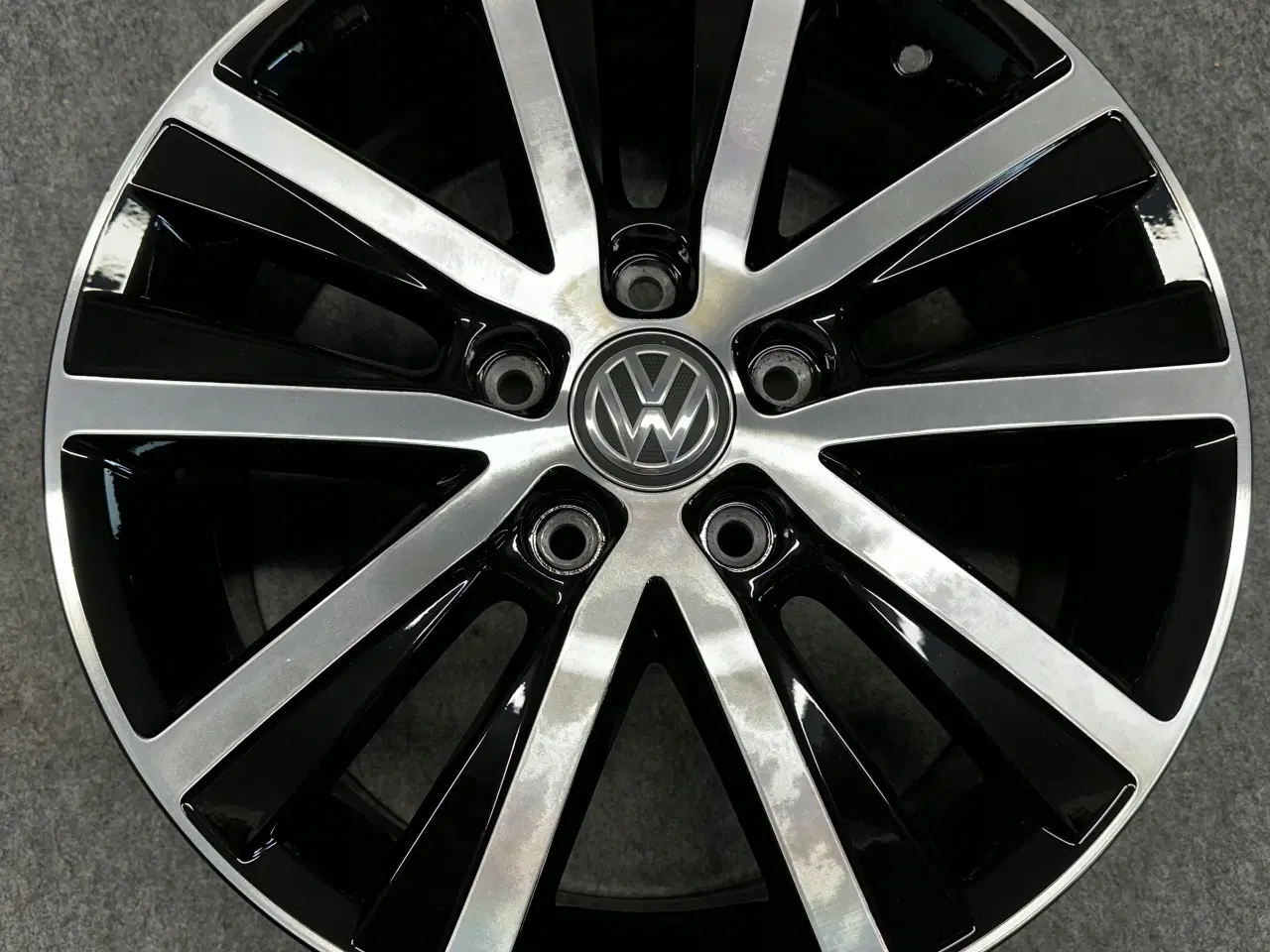 Billede 2 - VW T6 MULTIVAN CARAVELLE 7.0" x 17" 5x120 ET 55