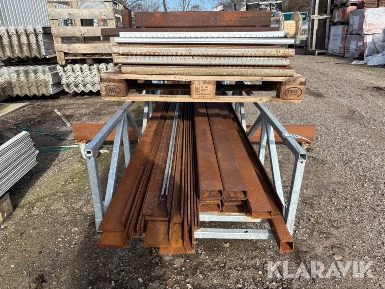 Billede 2 - Jern seng med hjul inklusiv jernprofiler