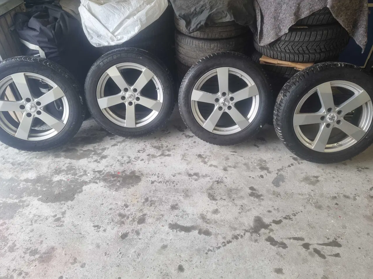 Billede 1 - 5x114,3  17 tommer Dezent med Vinterdæk 