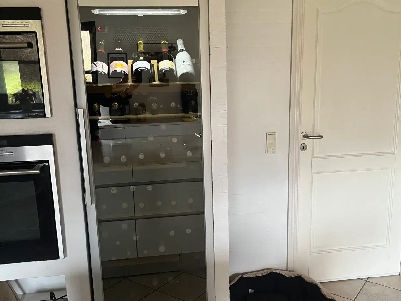 Billede 1 - NY PRIS: Stort og eksklusivt Bosch vinkøleskab