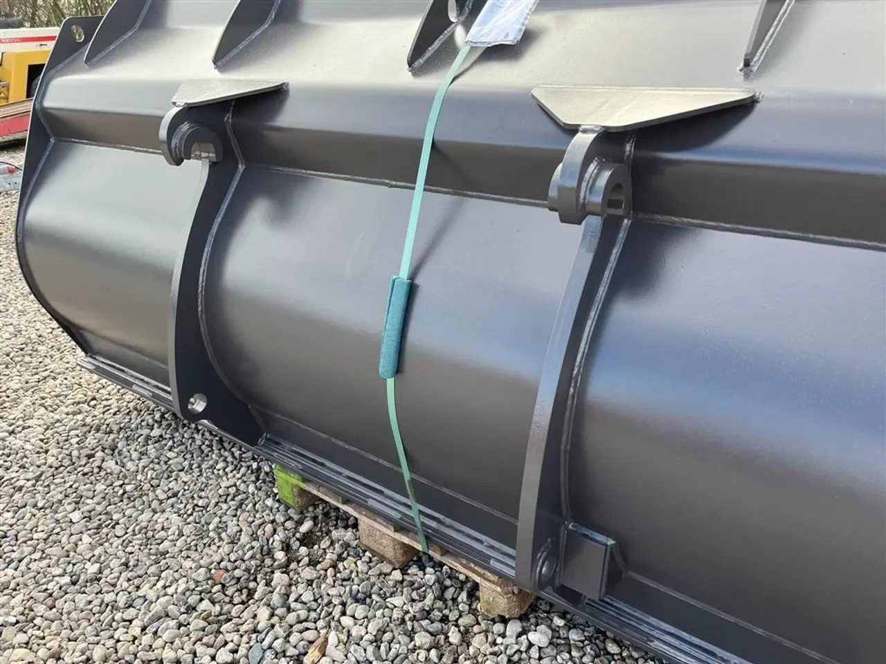 Billede 14 - JST Skovl med volvoskifte 300 bred og tager 3.4m3. Den er opbygget efter alle kunstens regler