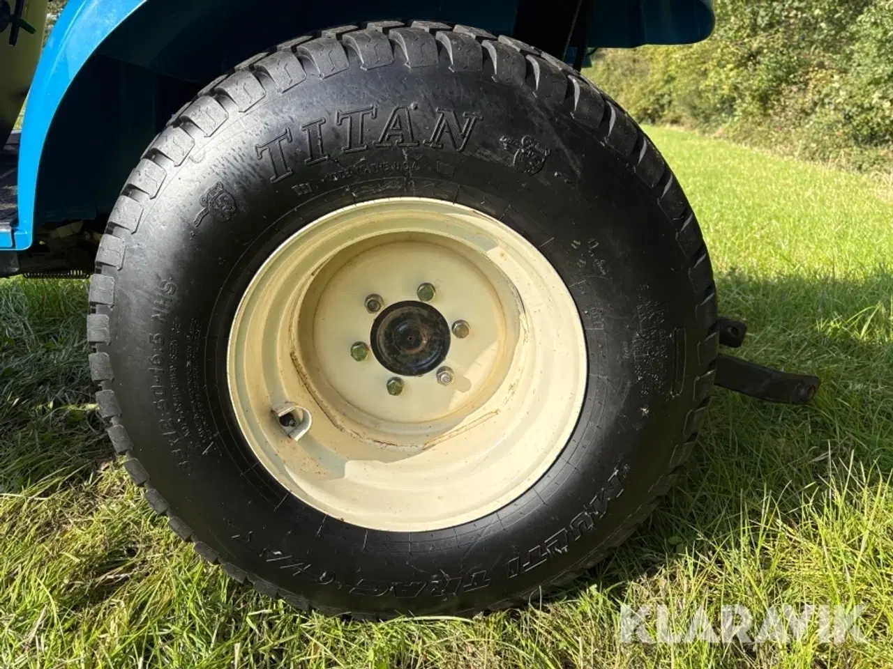 Billede 9 - Traktor LS J27HST med frontlæsser