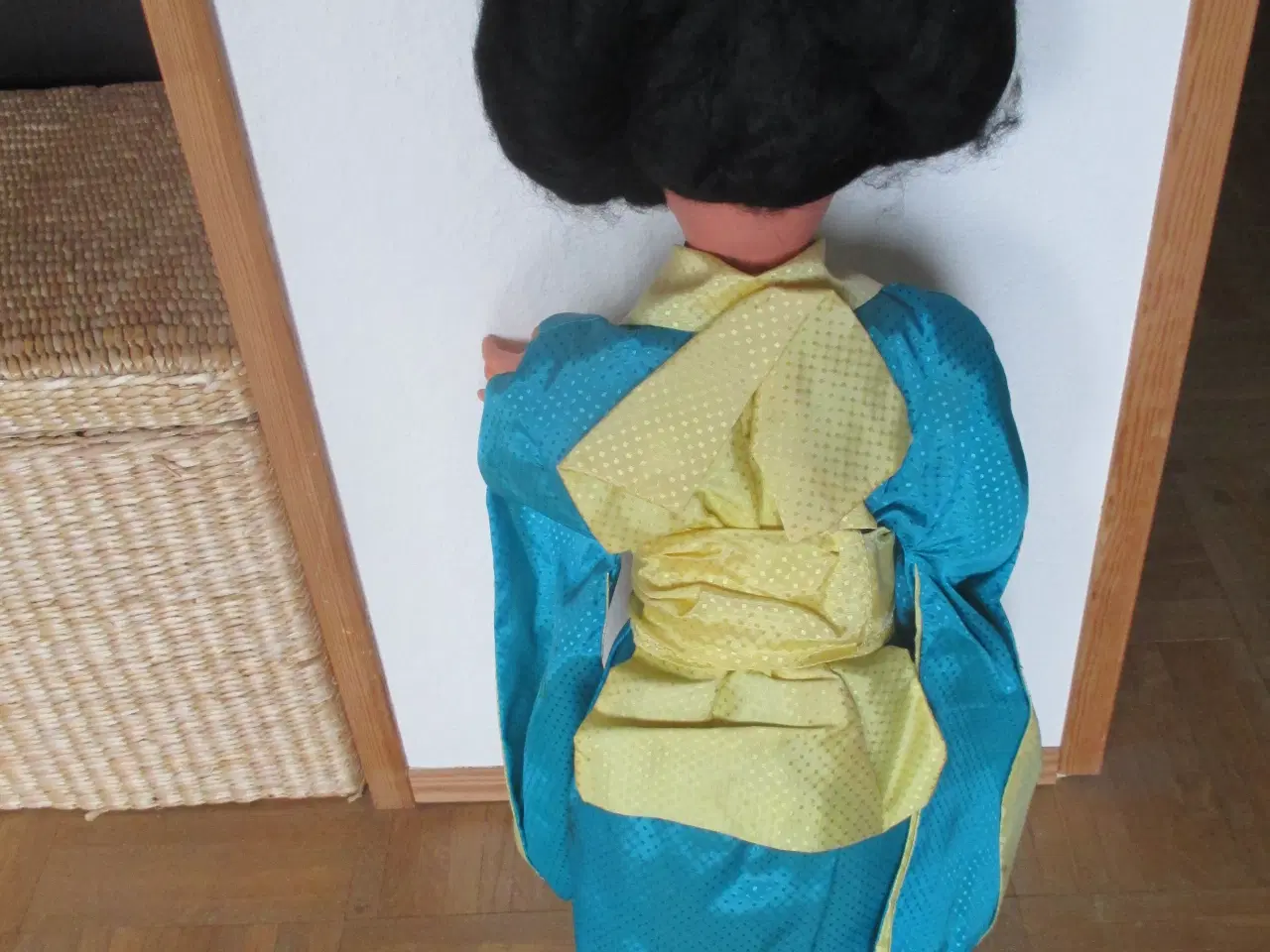 Billede 2 - Dukke i japansk kimono