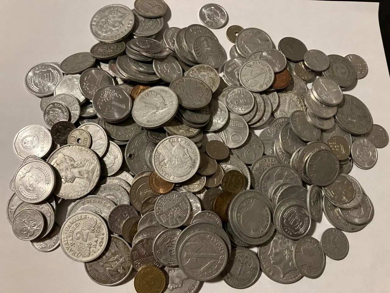 Billede 1 - 266 stk udenlandske mønter - blandet stand og årgange