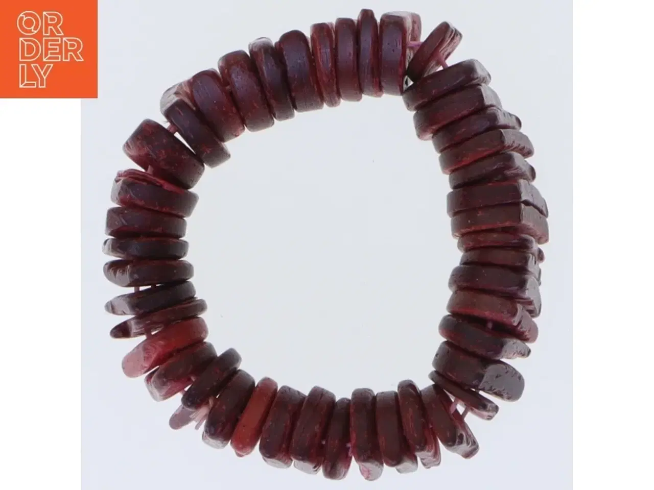 Billede 1 - Armbånd med røde perler (str. Ø 7 cm)