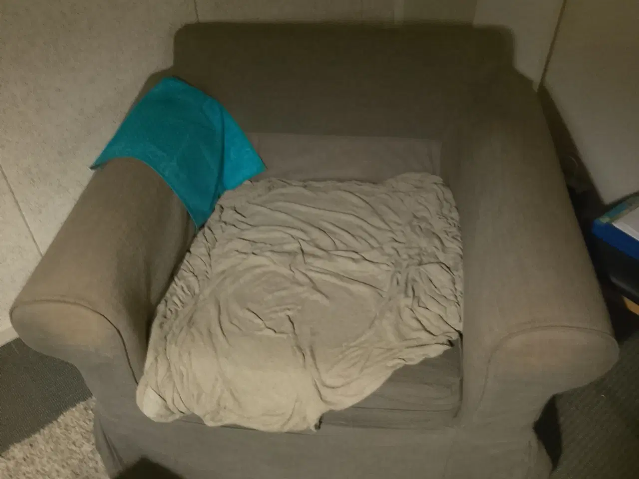 Billede 3 - Grå sofa + stol skal afhentes