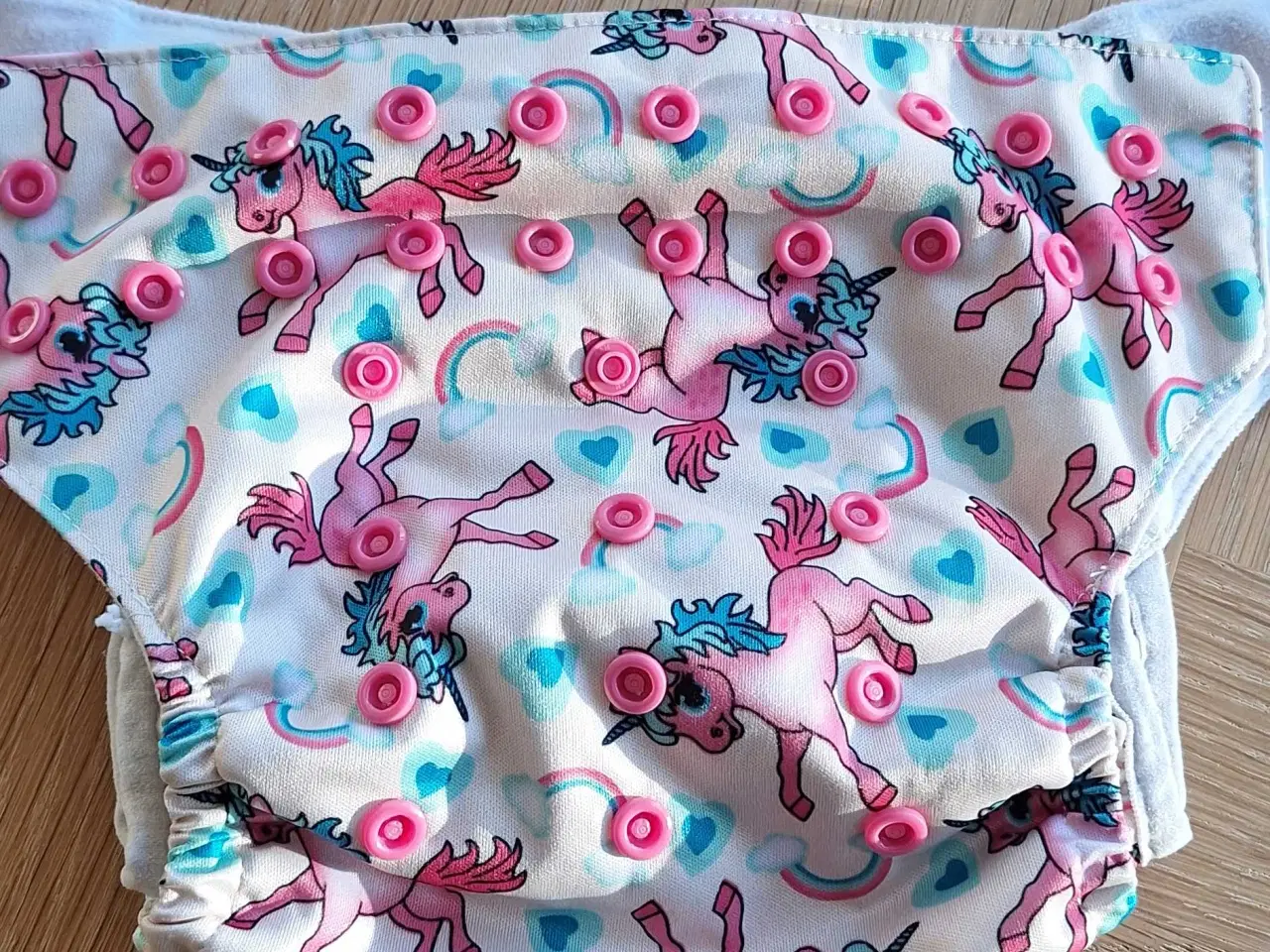 Billede 4 - Badebukser str. 0-2 år