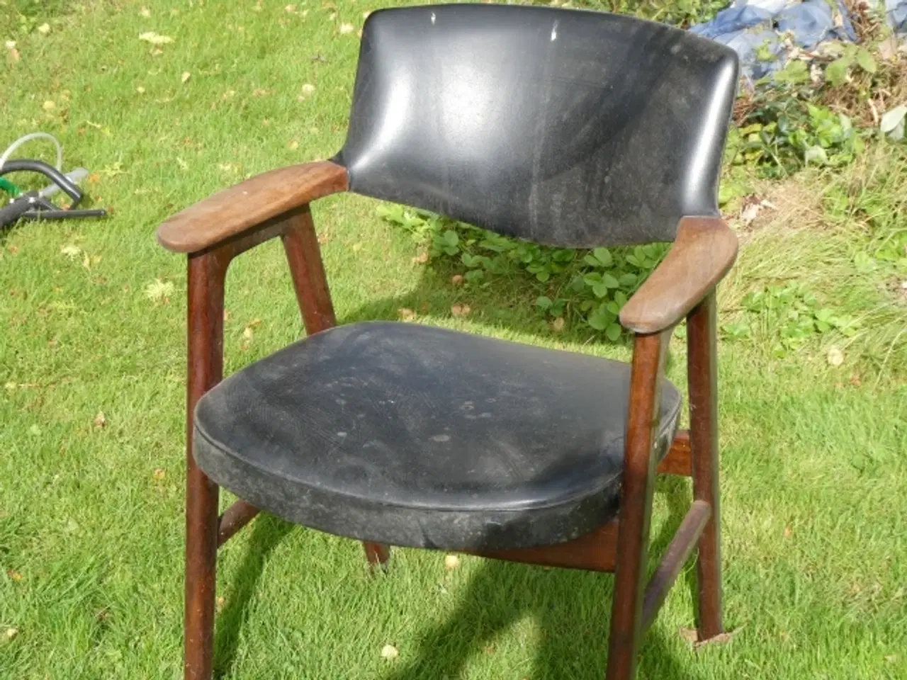Billede 1 - Wegner stol skal lige vaskes af