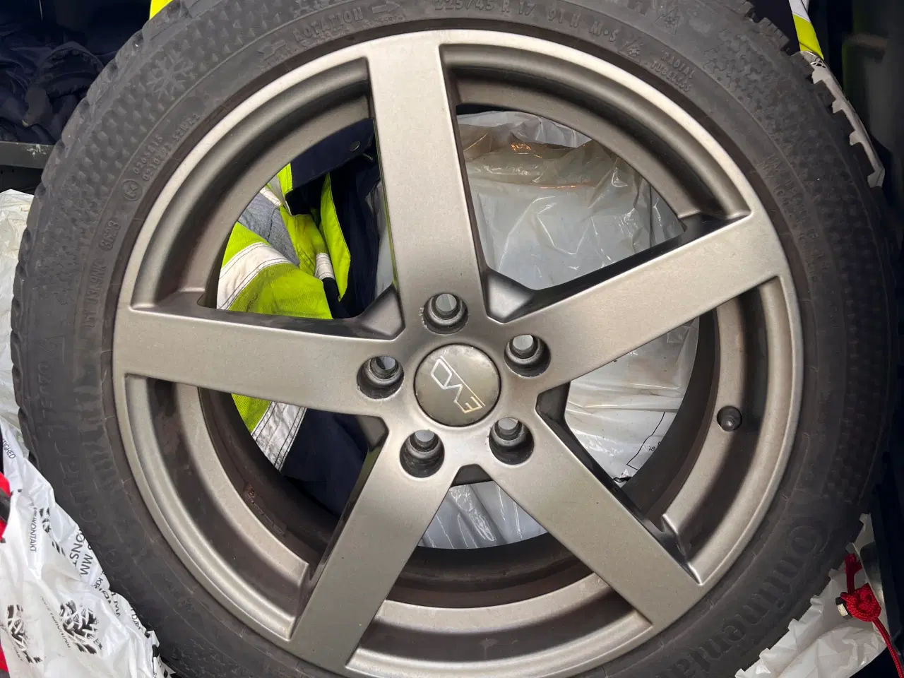 Billede 3 - 17" Alufælge med Continental vinterdæk.