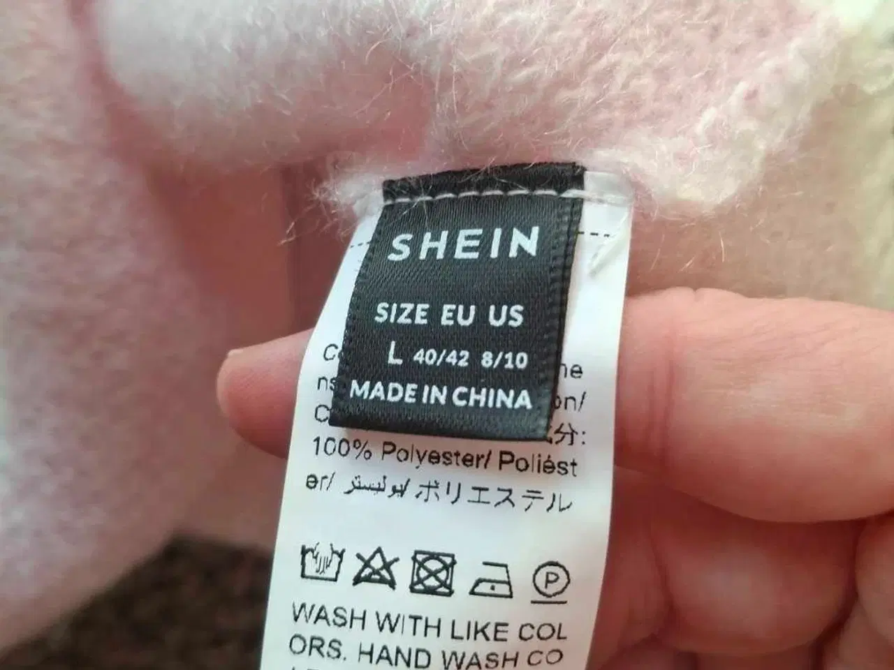 Billede 9 - Hvid sweater med lyserøde hjerter str.L