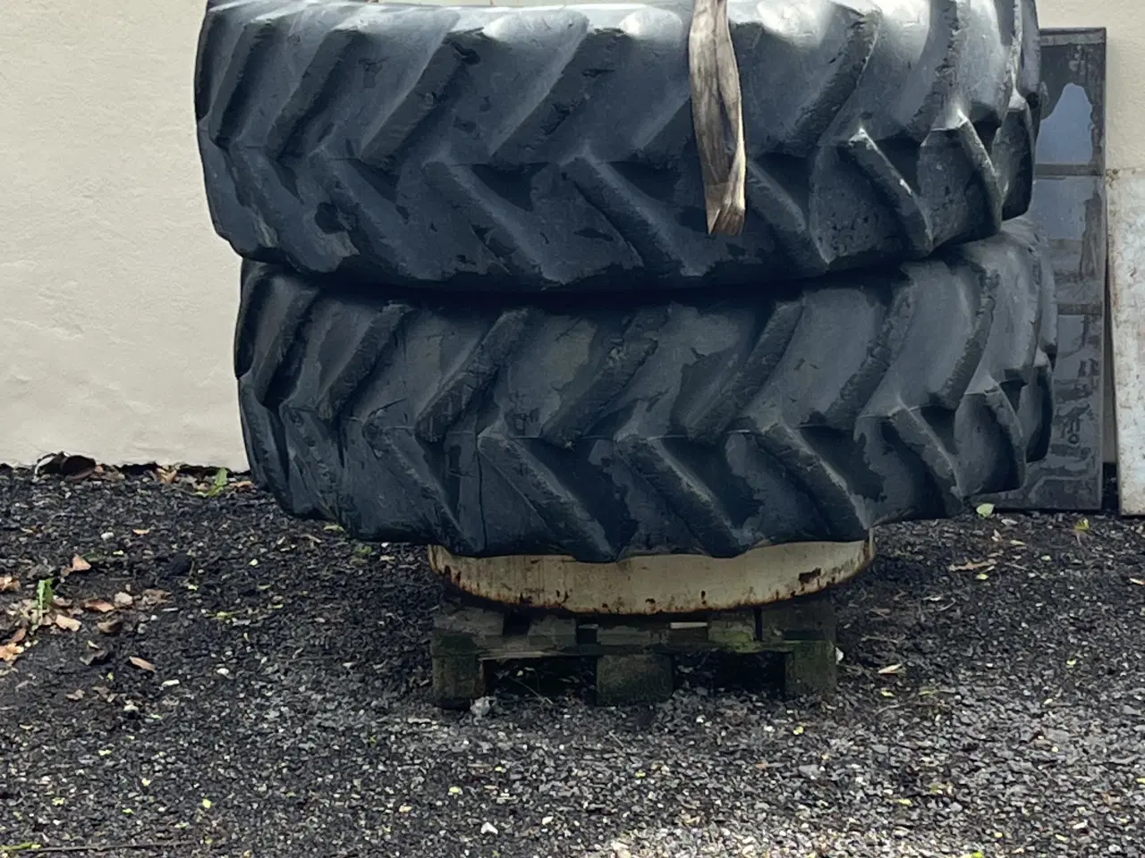 Billede 1 - Tvillinghjul 520/70R38 med låse