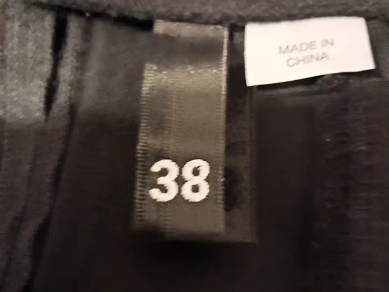 Billede 6 - Divided str. 38 kjole