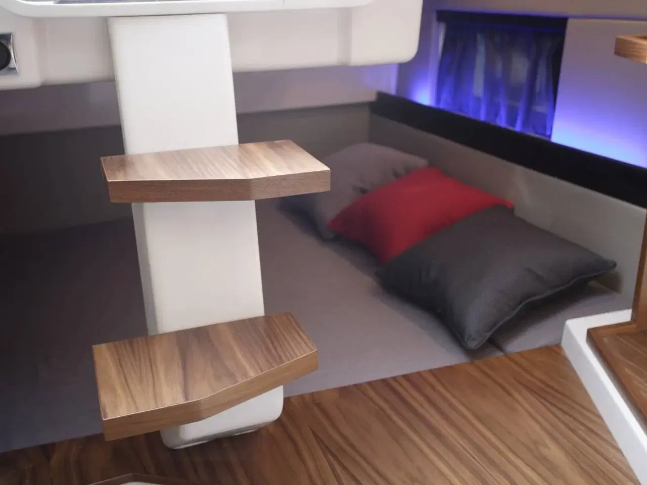 Billede 16 - Karnic SL800 - F375 XTO - V8 Yamaha/Udstyr