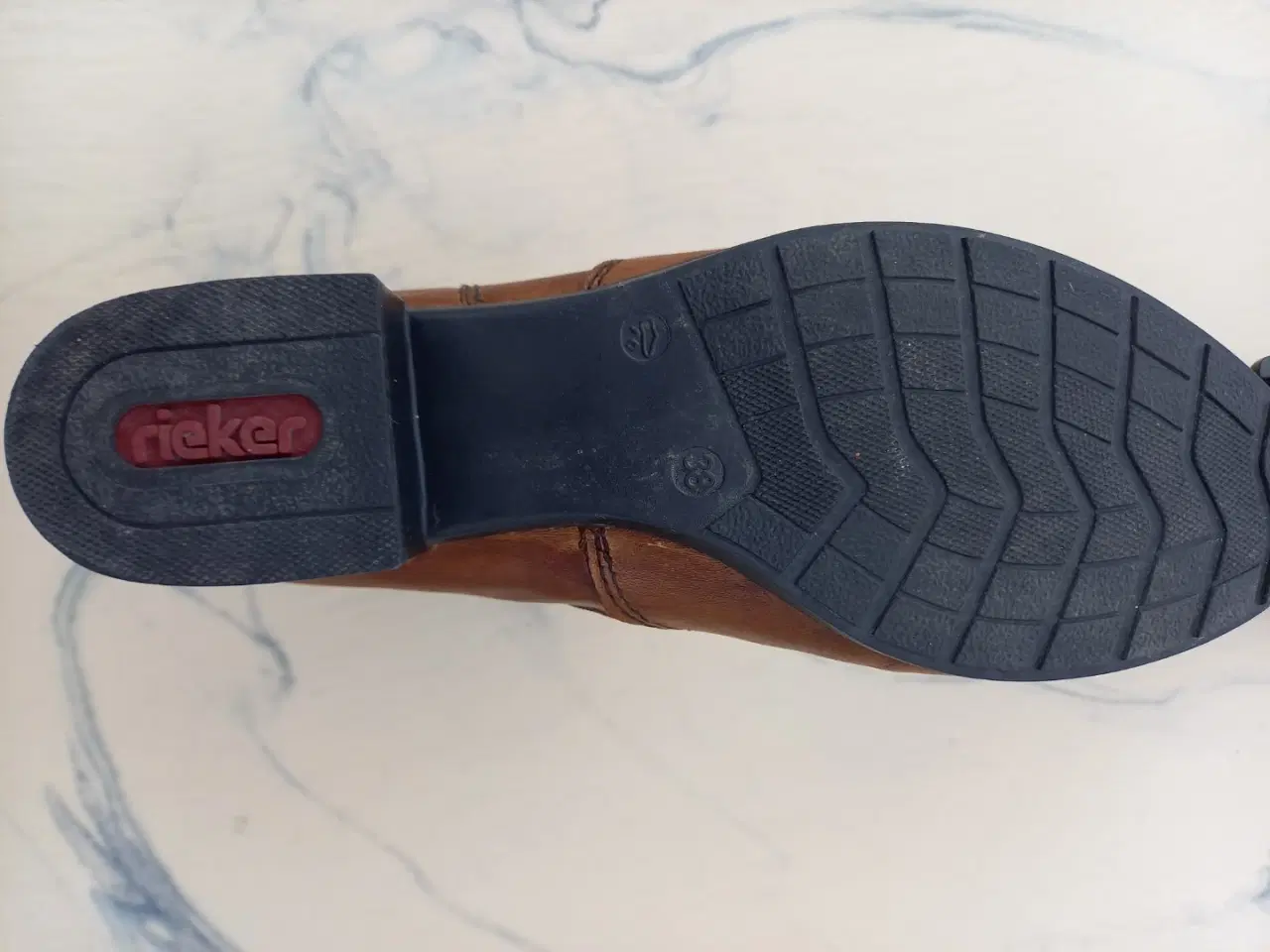 Billede 6 - Super flotte Rieker støvler cognac