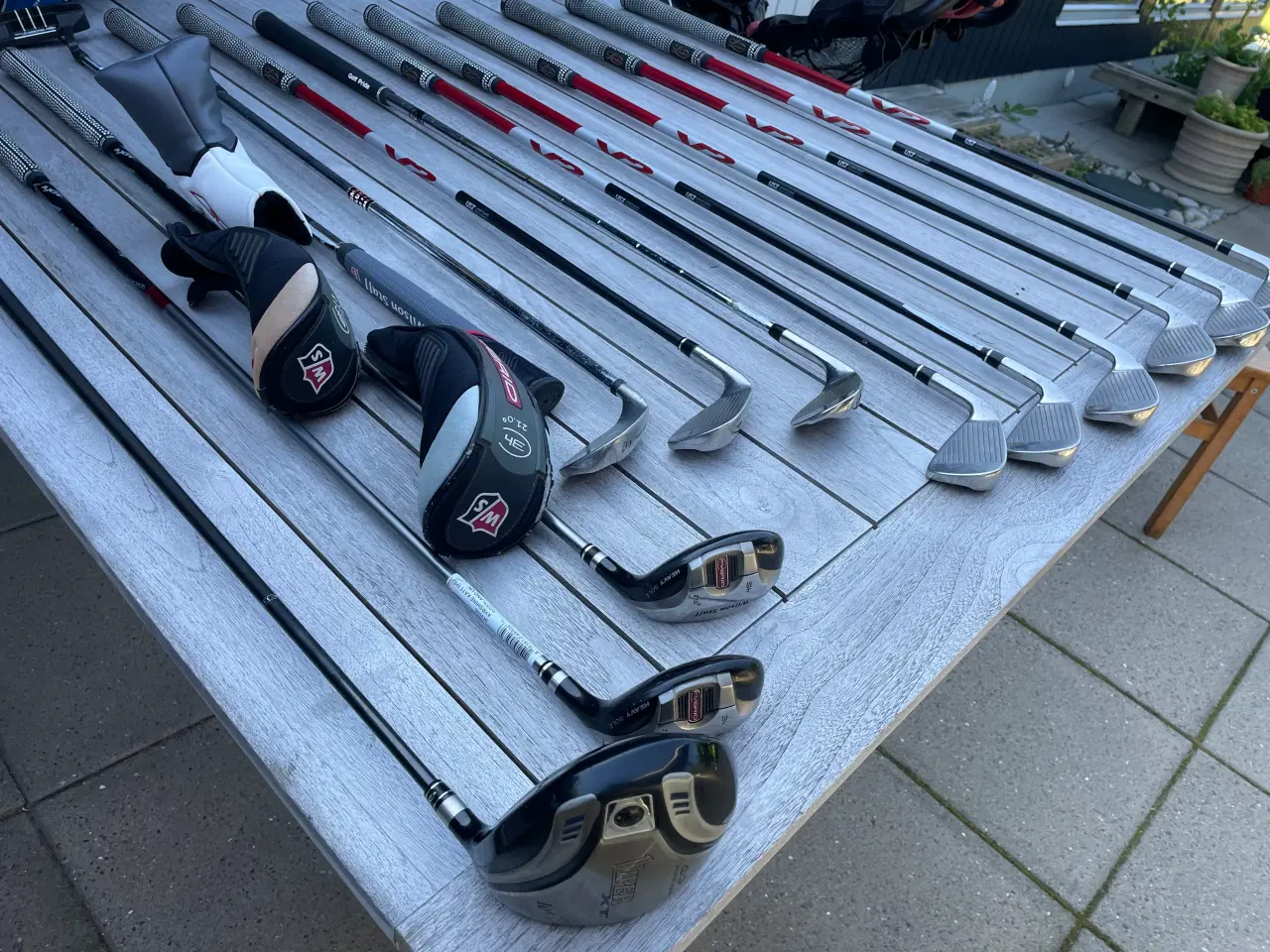 Billede 2 - Velholdt Wilson sæt med clickgear trolly