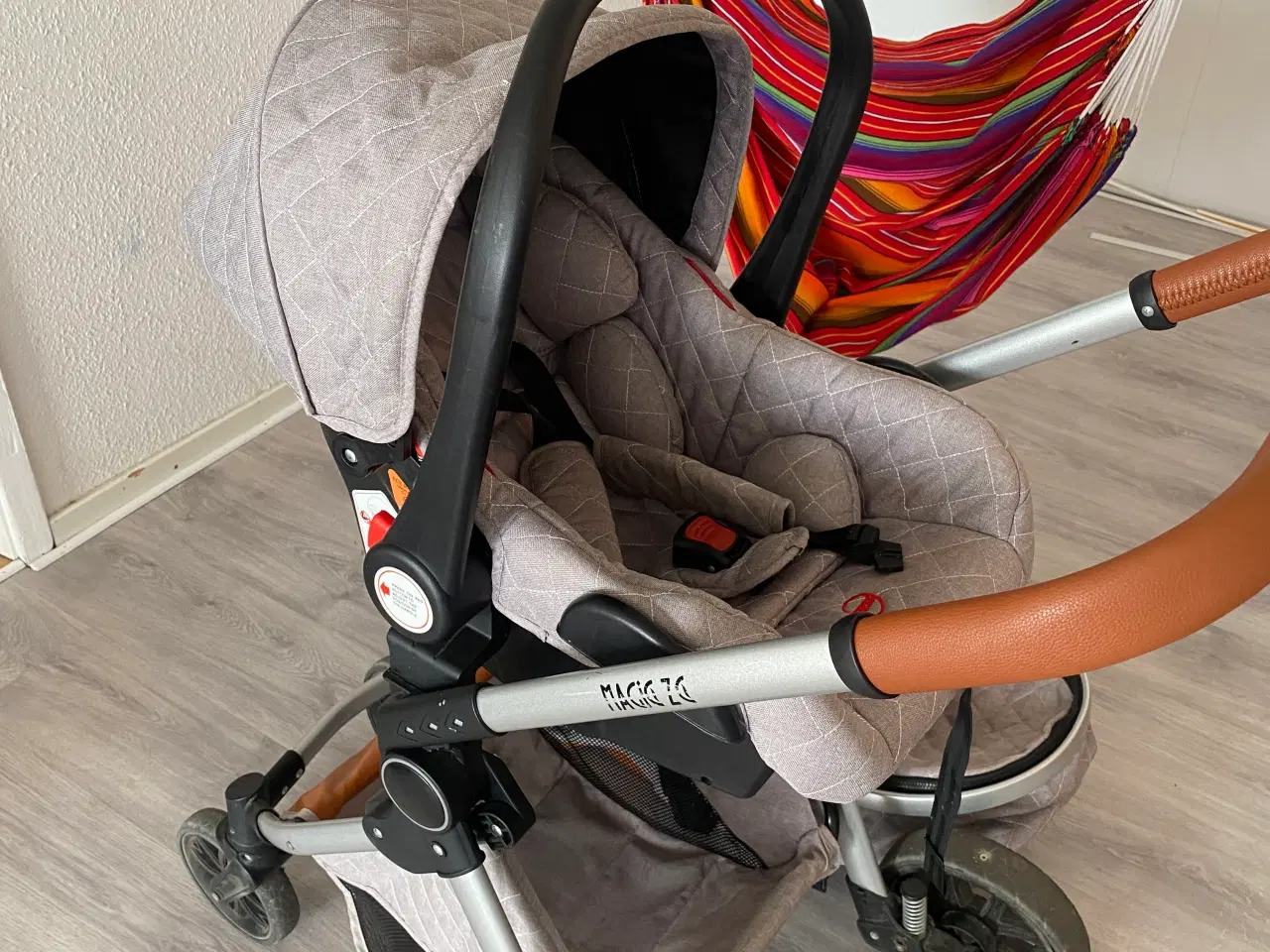Billede 4 - Barnevogn med autostol 