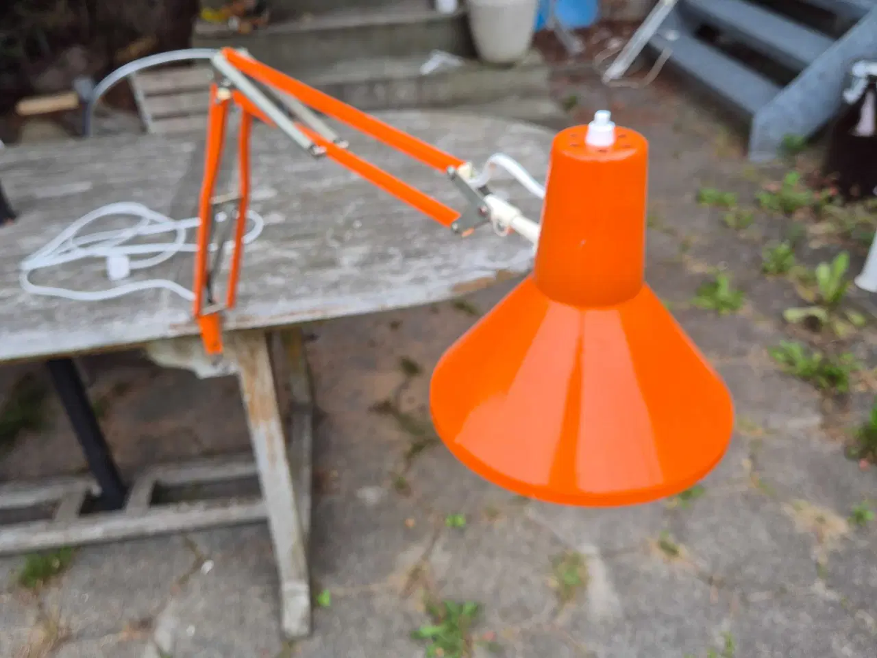 Billede 11 - Solid orange arkitektlampe i klassisk dansk design