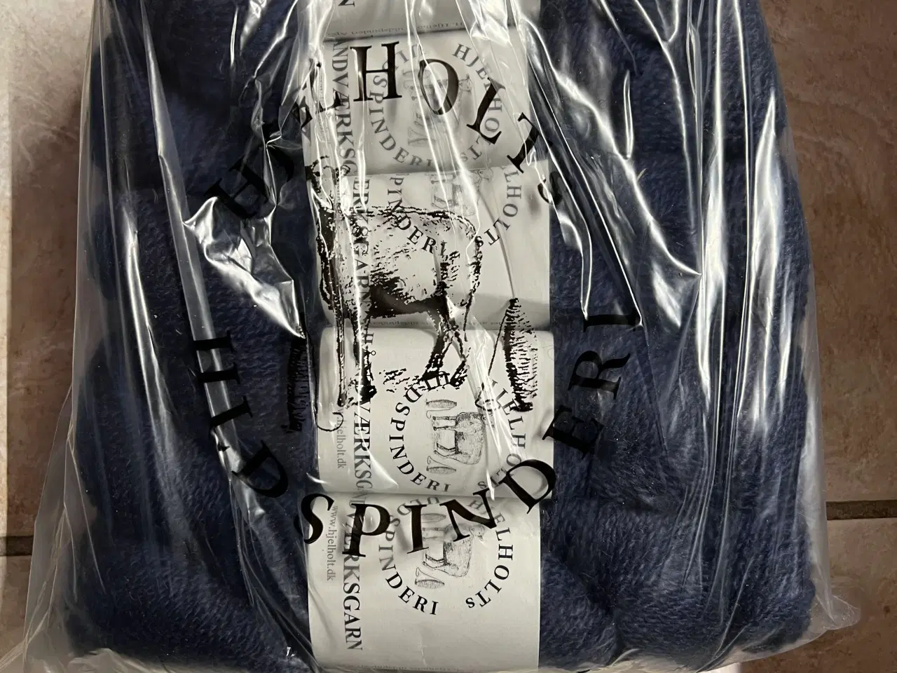 Billede 4 - Hjelholt garn