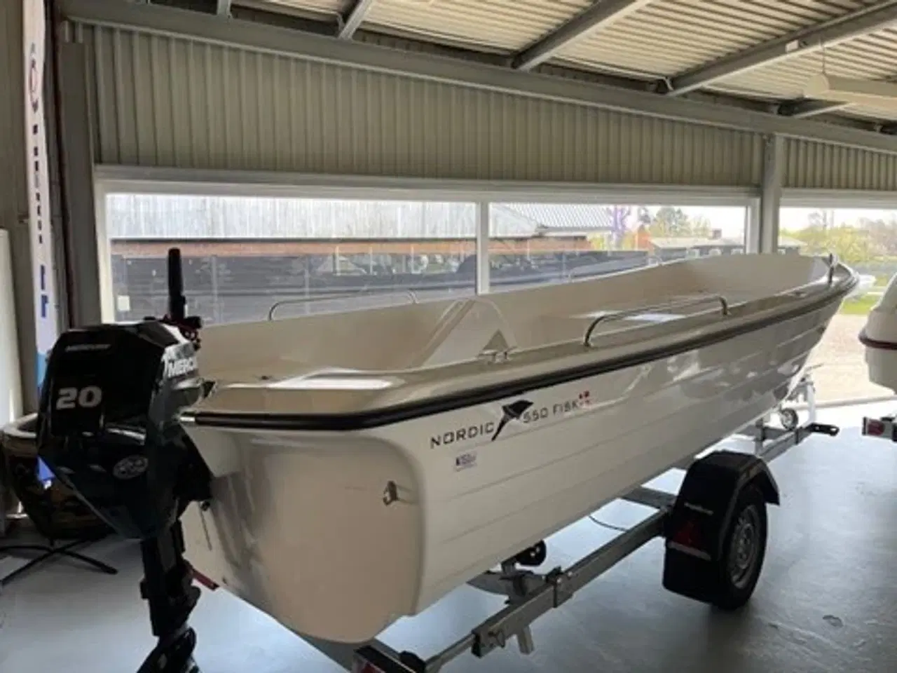 Billede 2 - NORDIC 550 FISK MED SELVLÆNSENDE DØRK