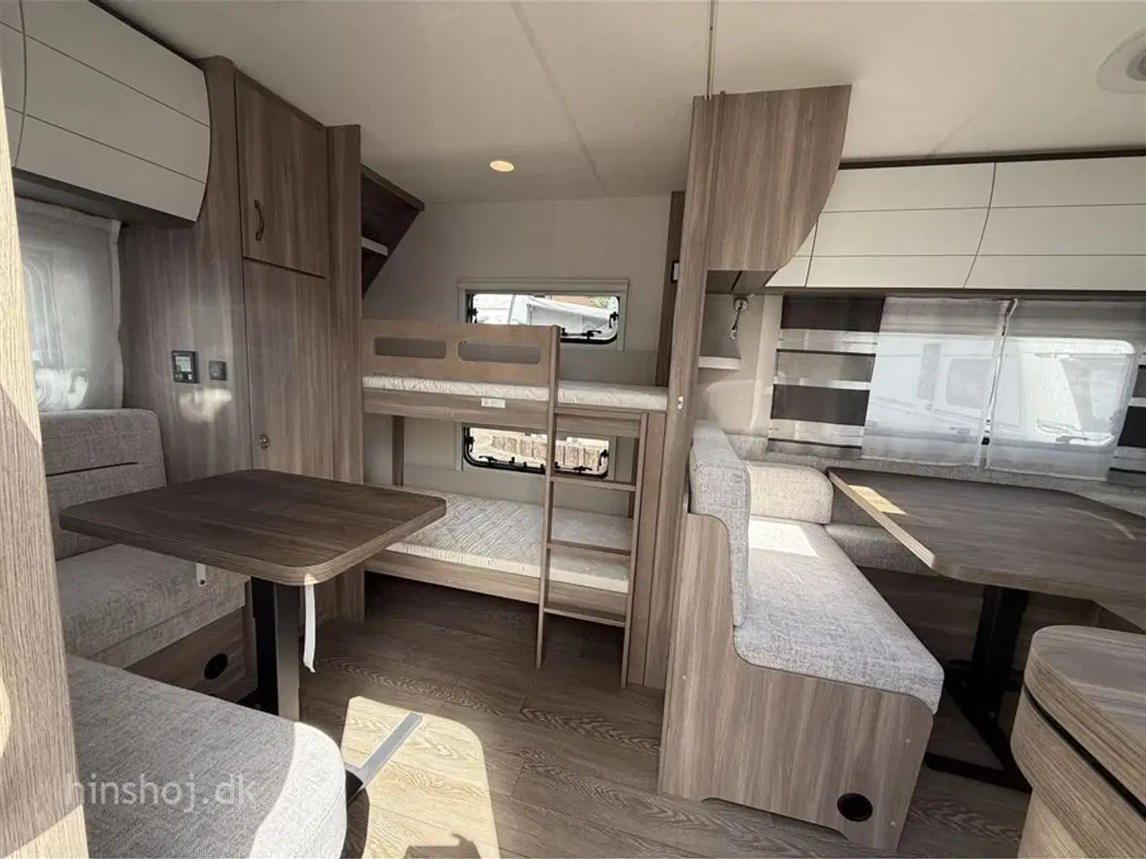 Billede 14 - 2024 - Hobby Excellent Edition 650 KMFe   Stor rummelig familievogn med 2 køjer fra Hinshøj Caravan