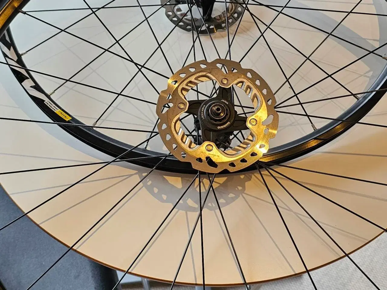Billede 1 - Mavic Aksium One Disc 700c hjulsæt & Shimano 