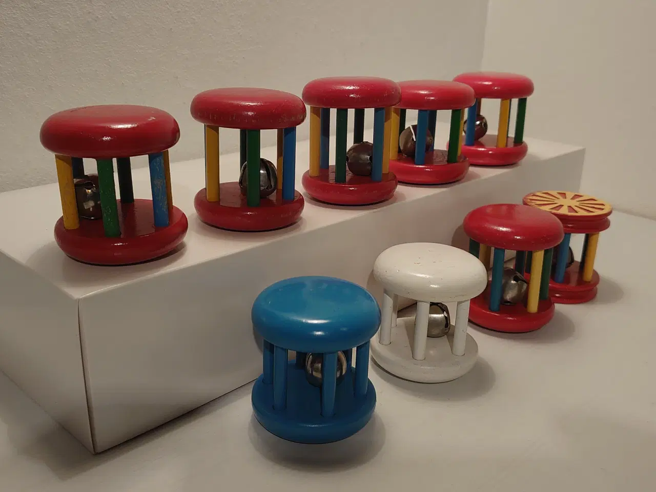 Billede 3 - 9 stk Brio træ rangler i fin stand.