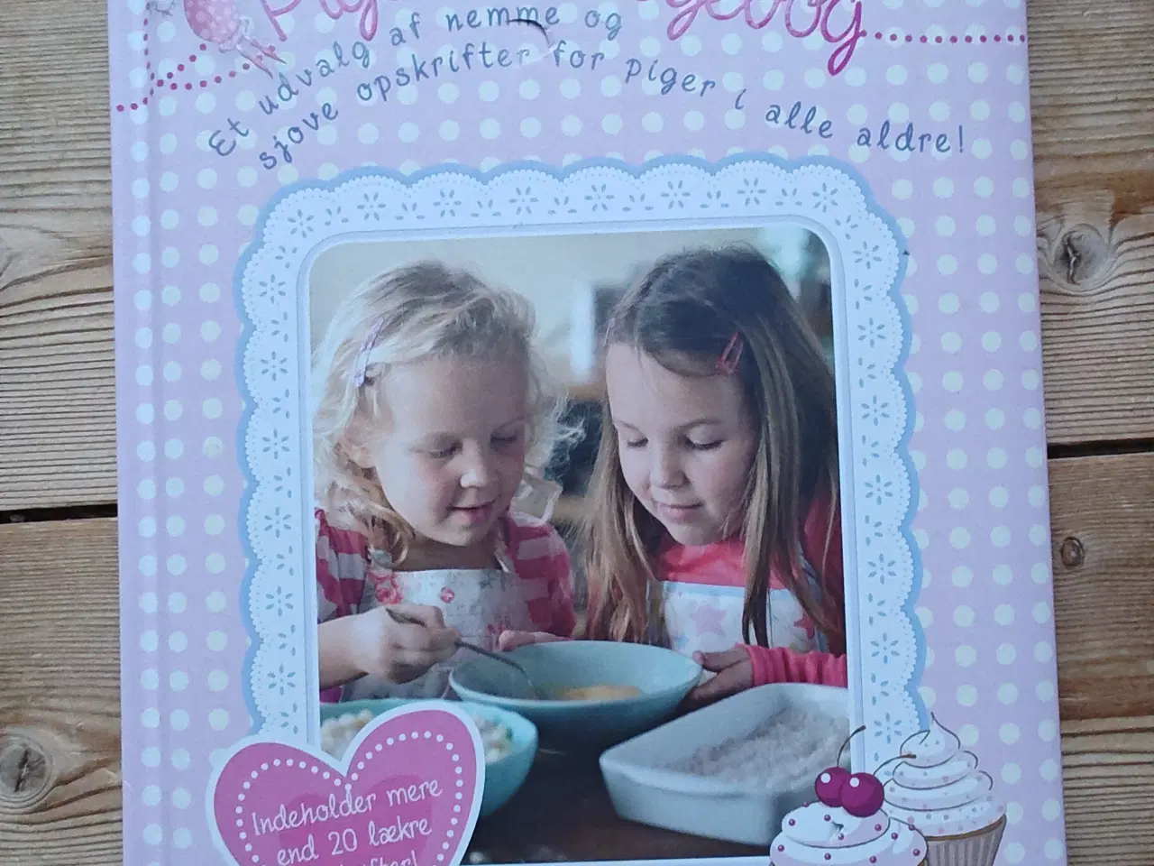 Billede 1 - Pigernes Kogebog BOG