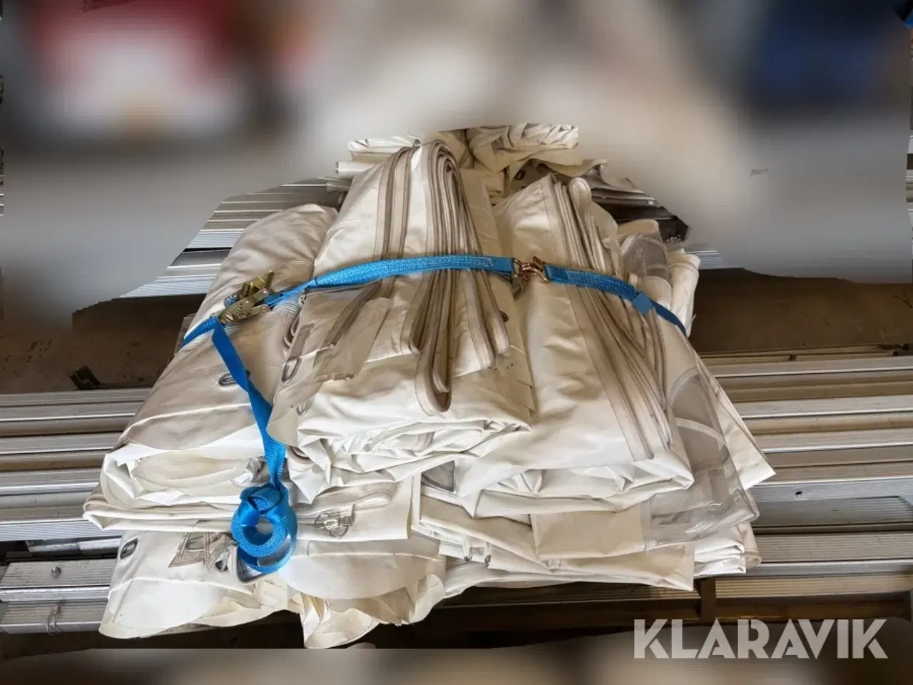 Billede 3 - Telt med teltdug 9x9 meter