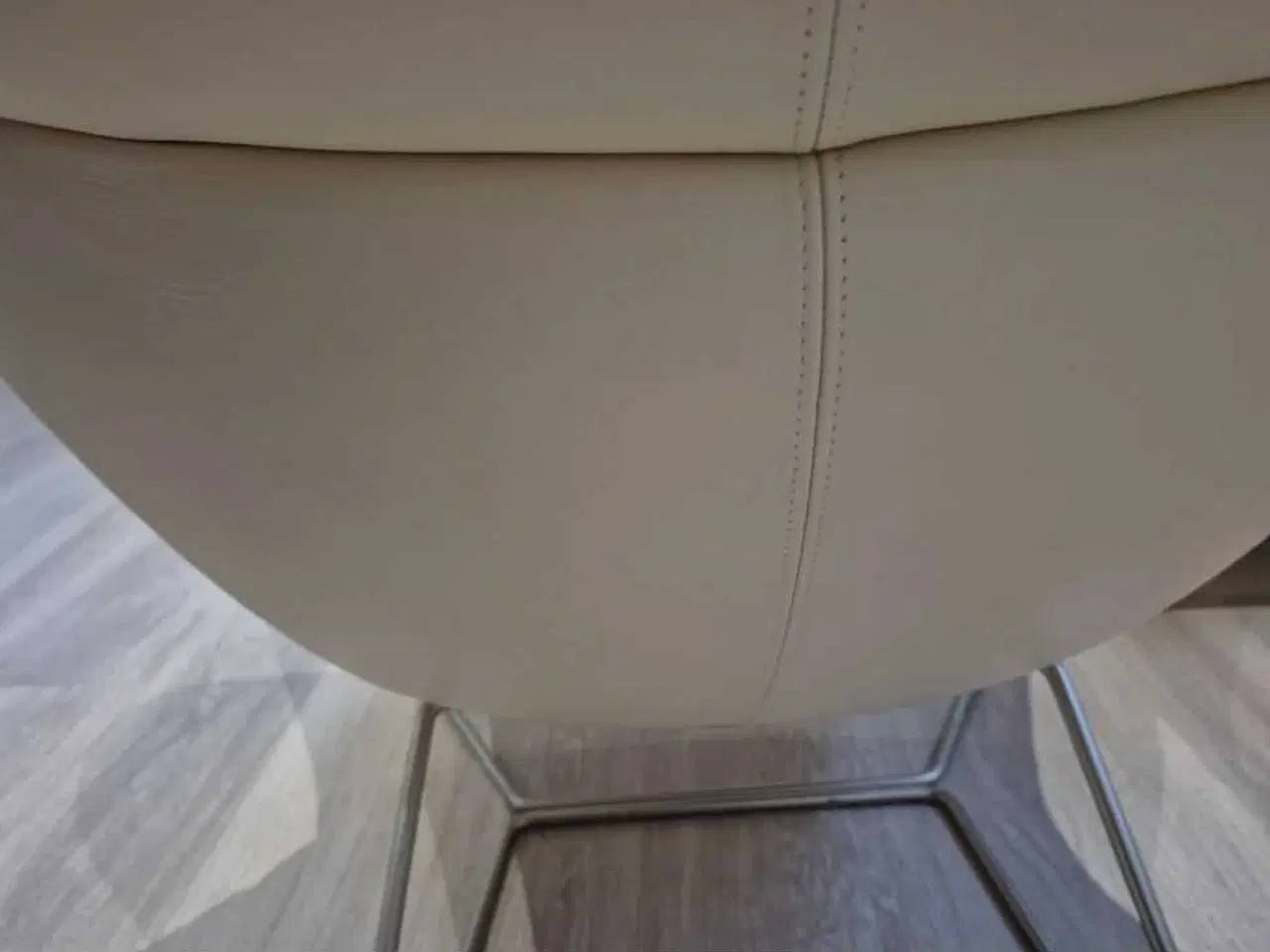 Billede 6 - Eksklusive Imola stole fra BoConcept hvid læder