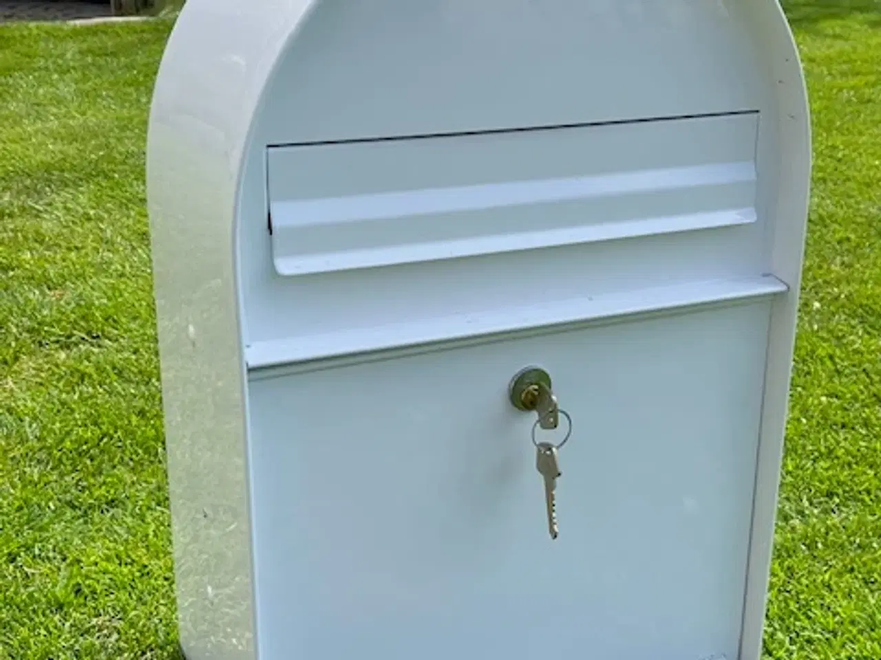 Billede 2 - Hvid postkasse