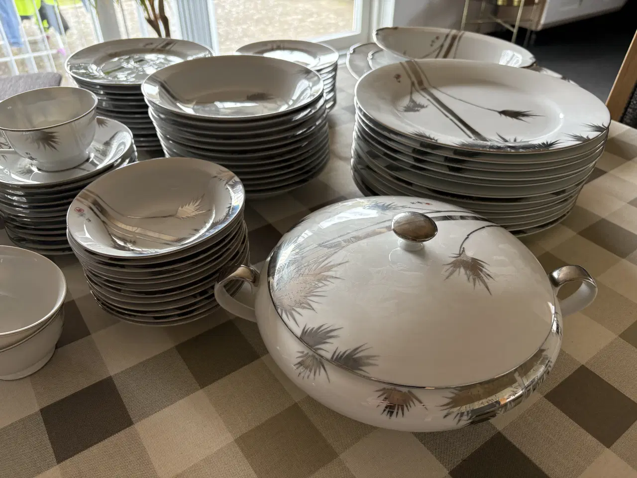 Billede 5 - Japansk håndmalet service Kutani