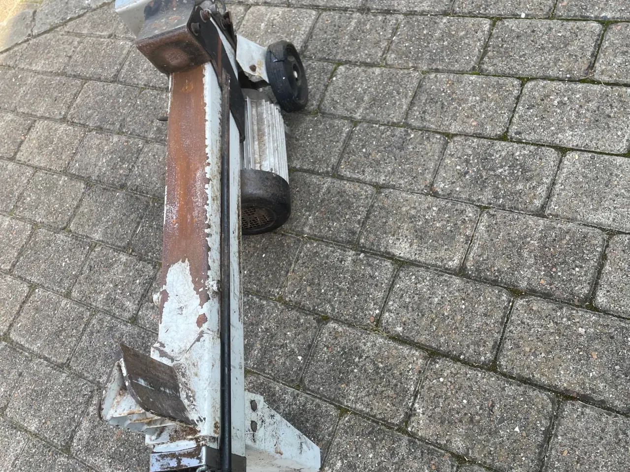 Billede 4 - Jeg sælger Brændekløver Virker perfekt