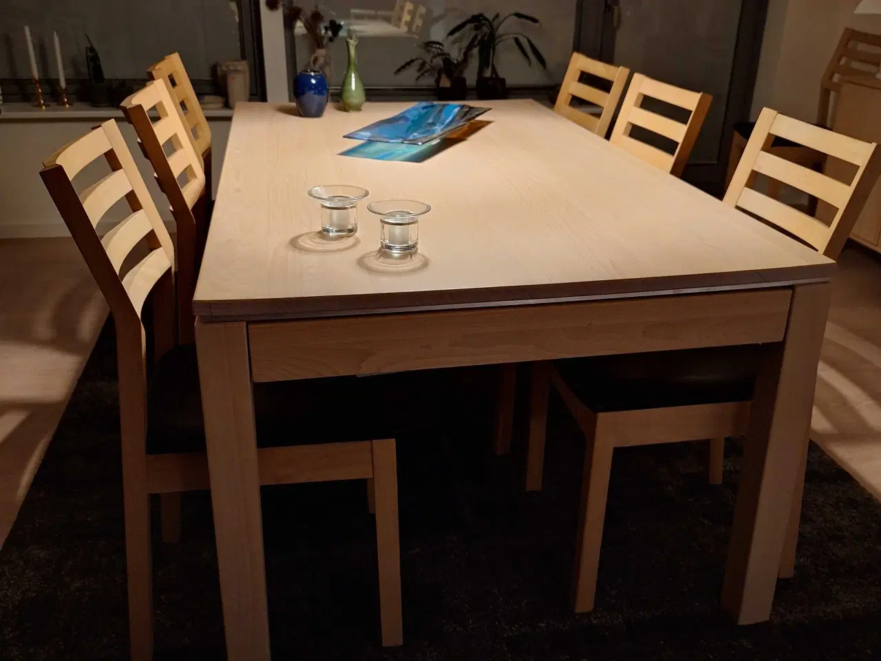 Billede 1 - Spisestue i vokset bøg