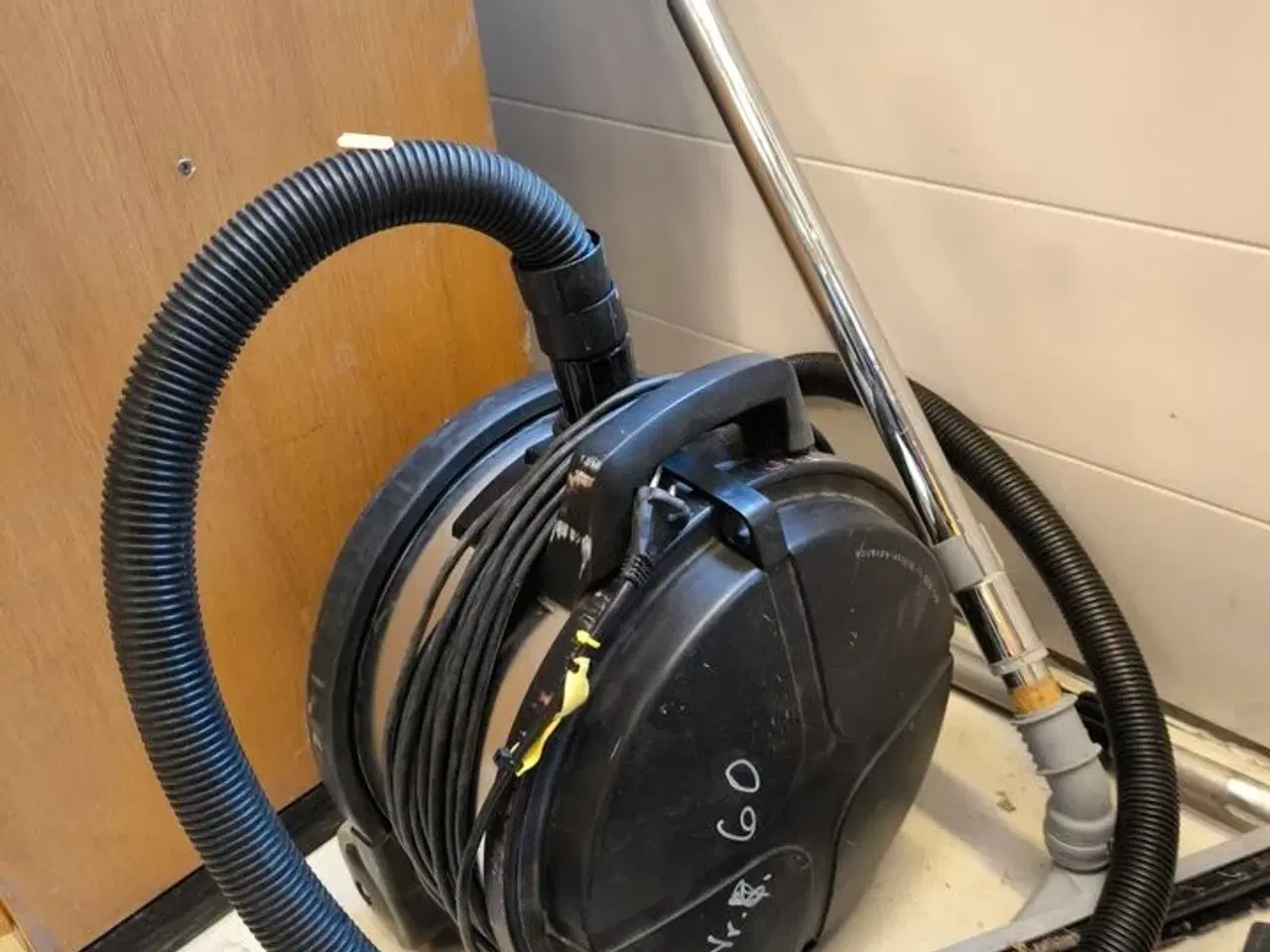 Billede 1 - Støvsuger NILFISK ADVANCE