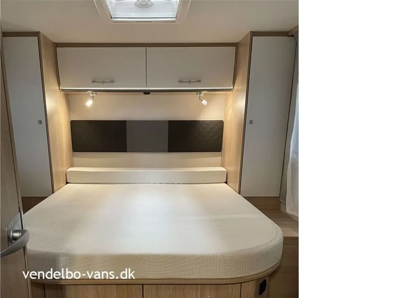 Billede 22 - 2020 - SunLight I 69 L Aut.   Bemærk det lave km tal - 160 HK - 9 trins automatgear