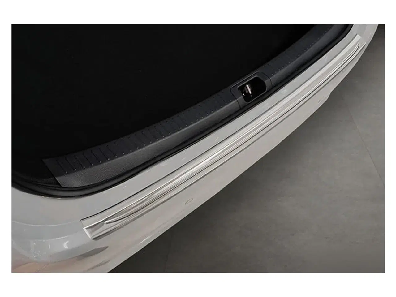 Billede 1 - Læssekantbeskytter Toyota Corolla XII Sedan 2018- Stål