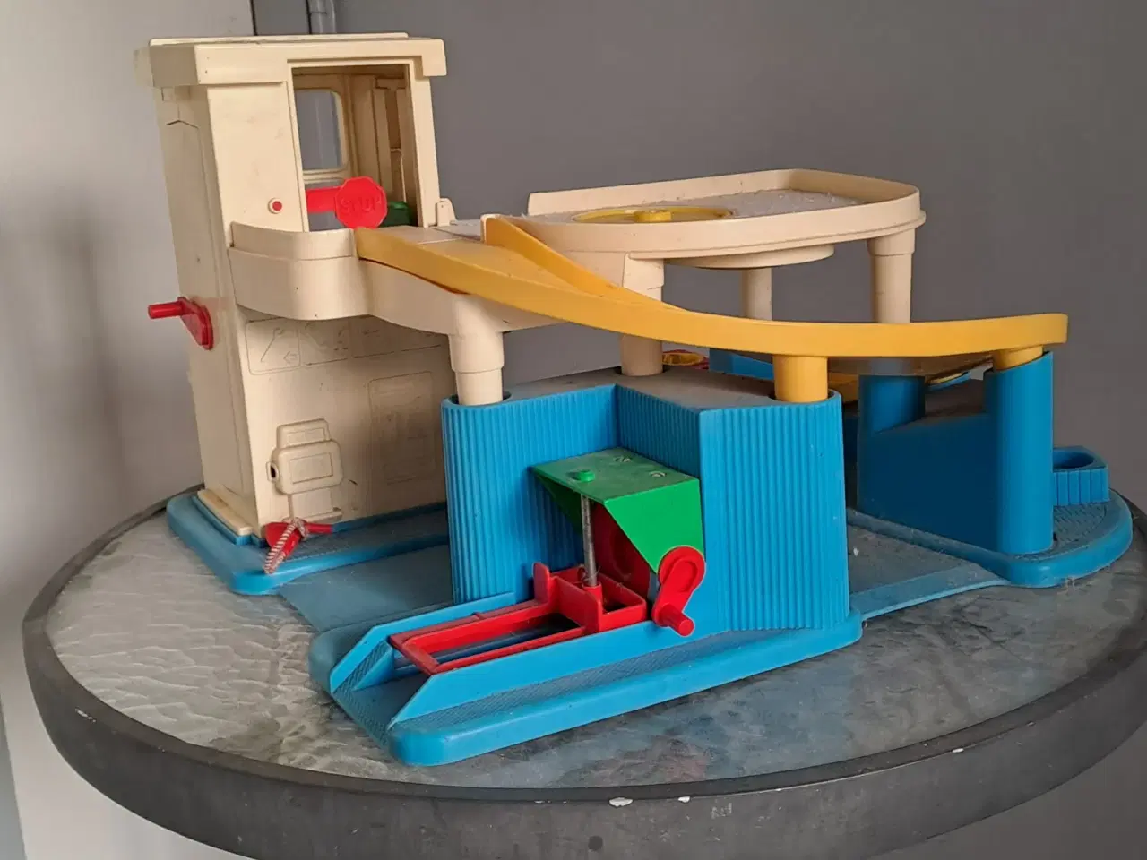 Billede 1 - 2 garage-anlæg til biler