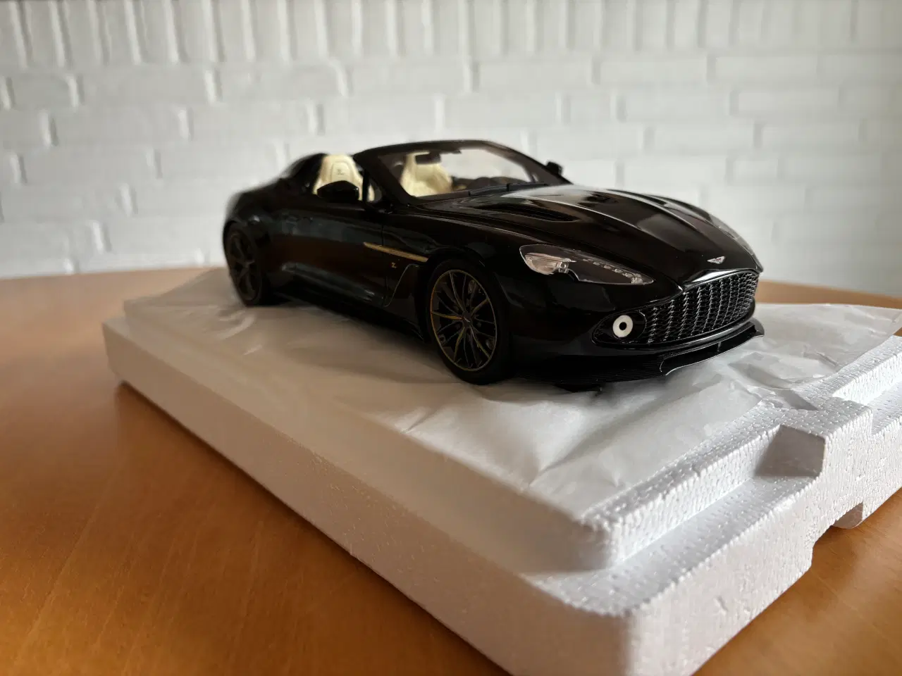 Billede 6 - Aston Martin Vanquish Zagato 1:18