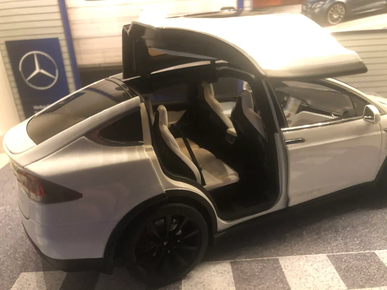 Billede 9 - 1:18 Tesla Model X p100