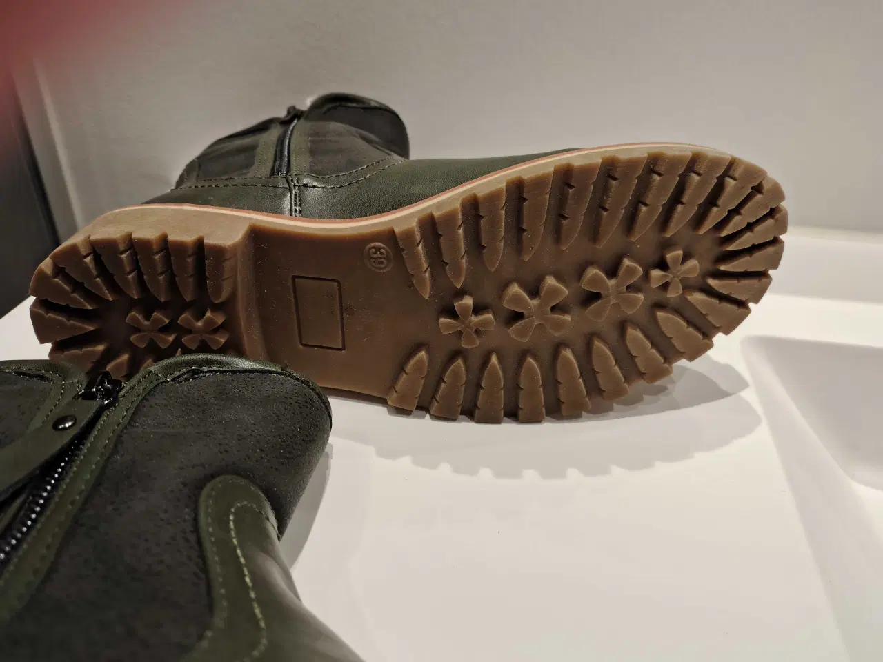 Billede 6 - Varme læderstøvler str 39.