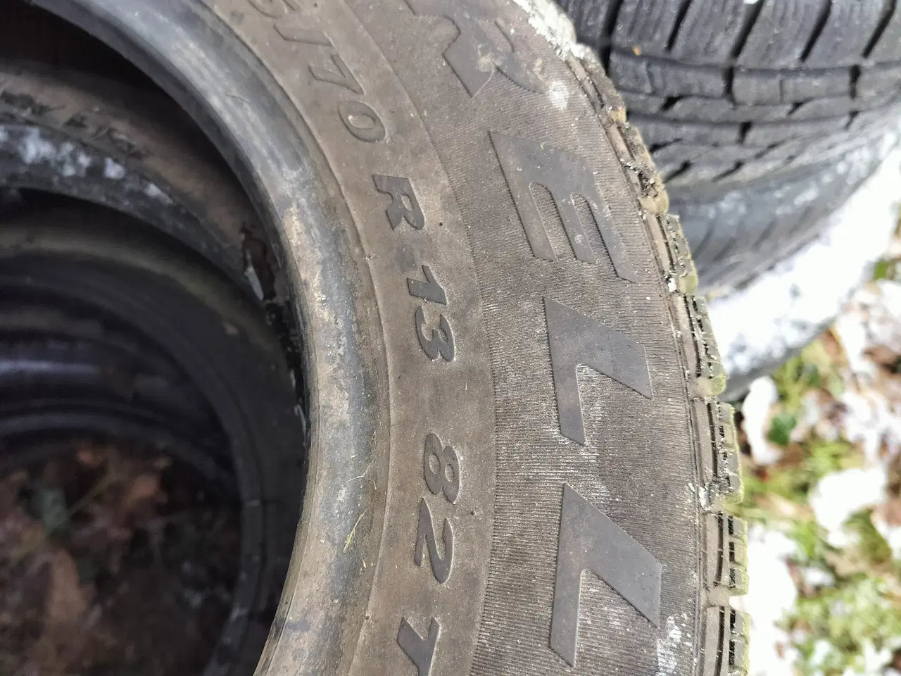 Billede 1 - 13" Pirelli Vinterdæk 80% Mønster 