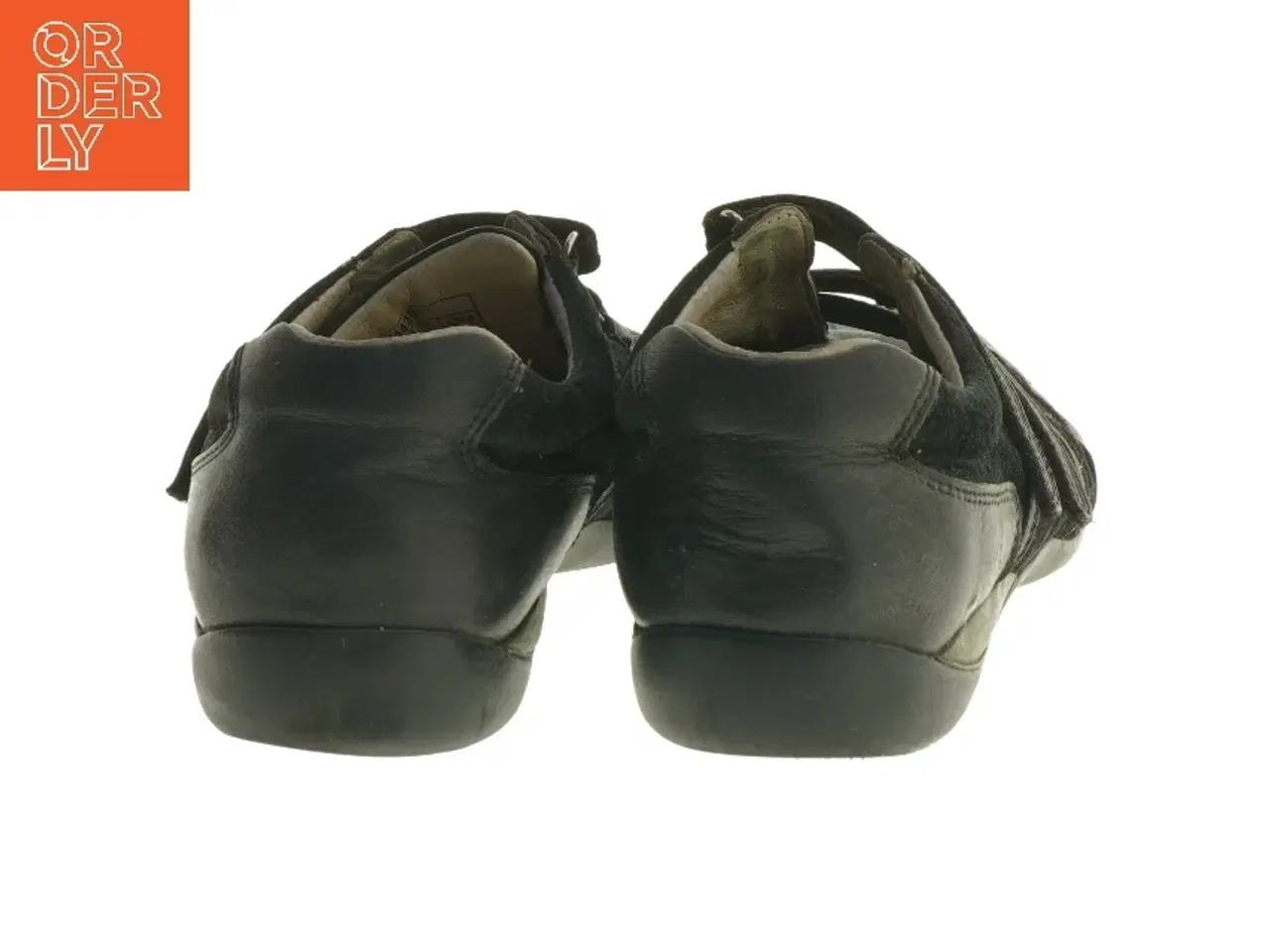 Billede 2 - Sort sportssko fra Hush Puppies (str. 40-41 )
