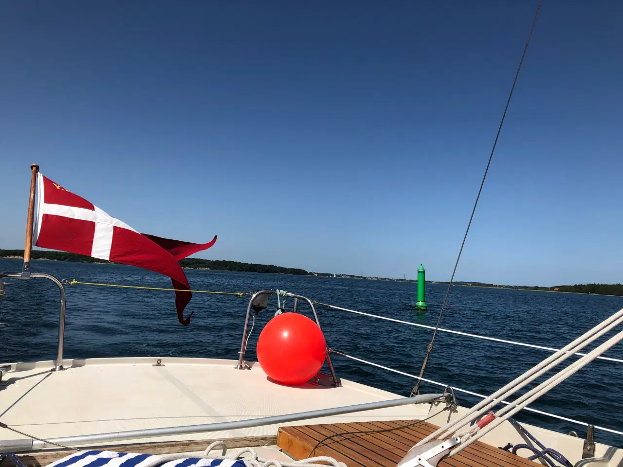 Billede 7 - Motor sejler med stor agter kahyt. Compass 31.