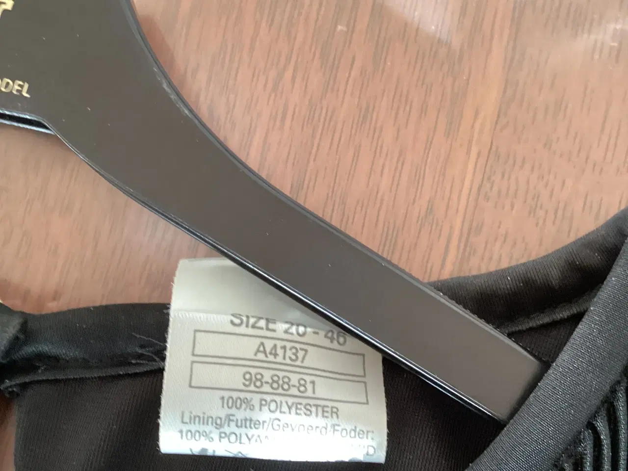 Billede 6 - Sort selskabskjole med rhinsten