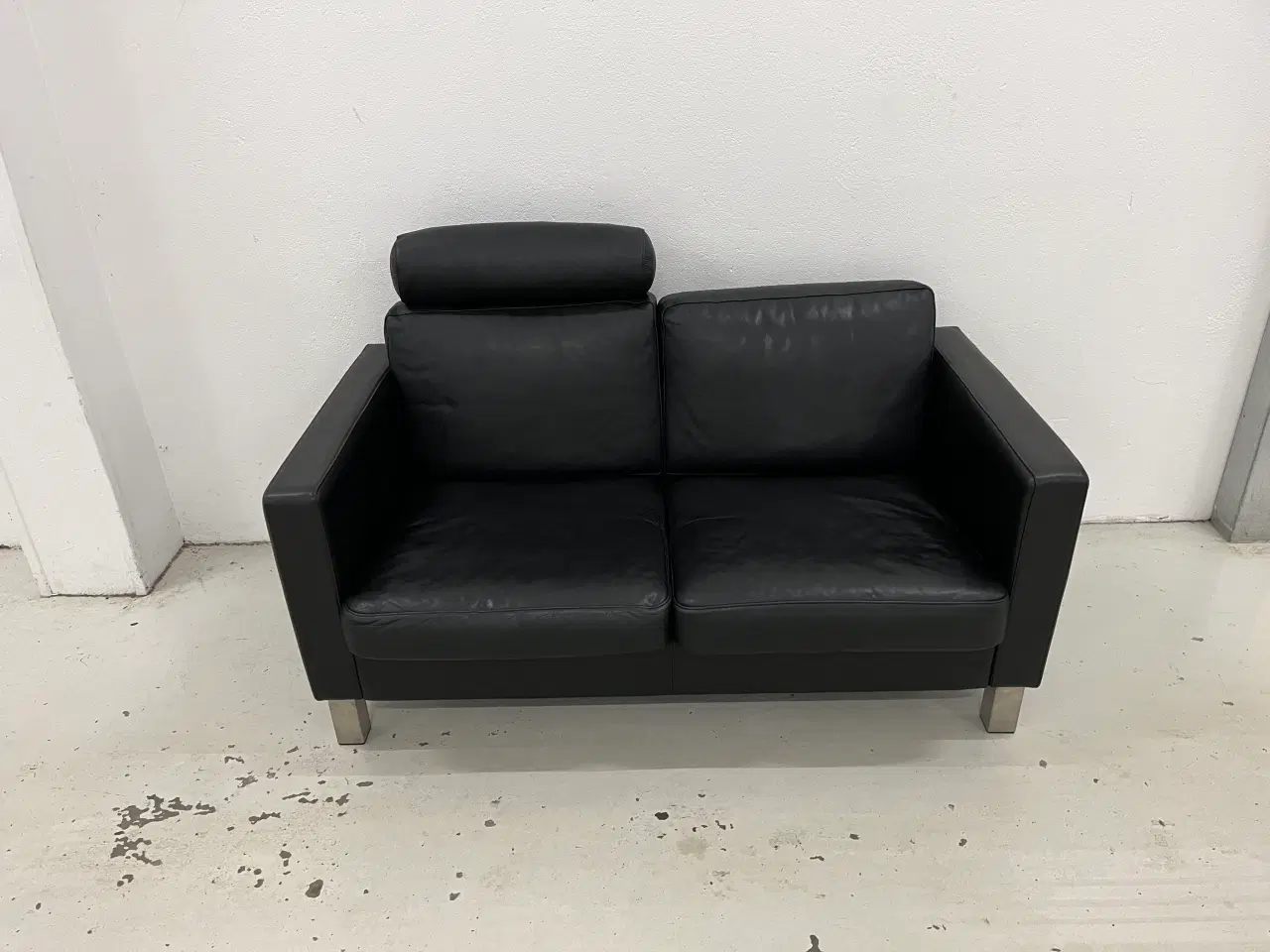 Billede 2 - Mogens Hansen MH321 2 Pers.Sofa i sort llder.