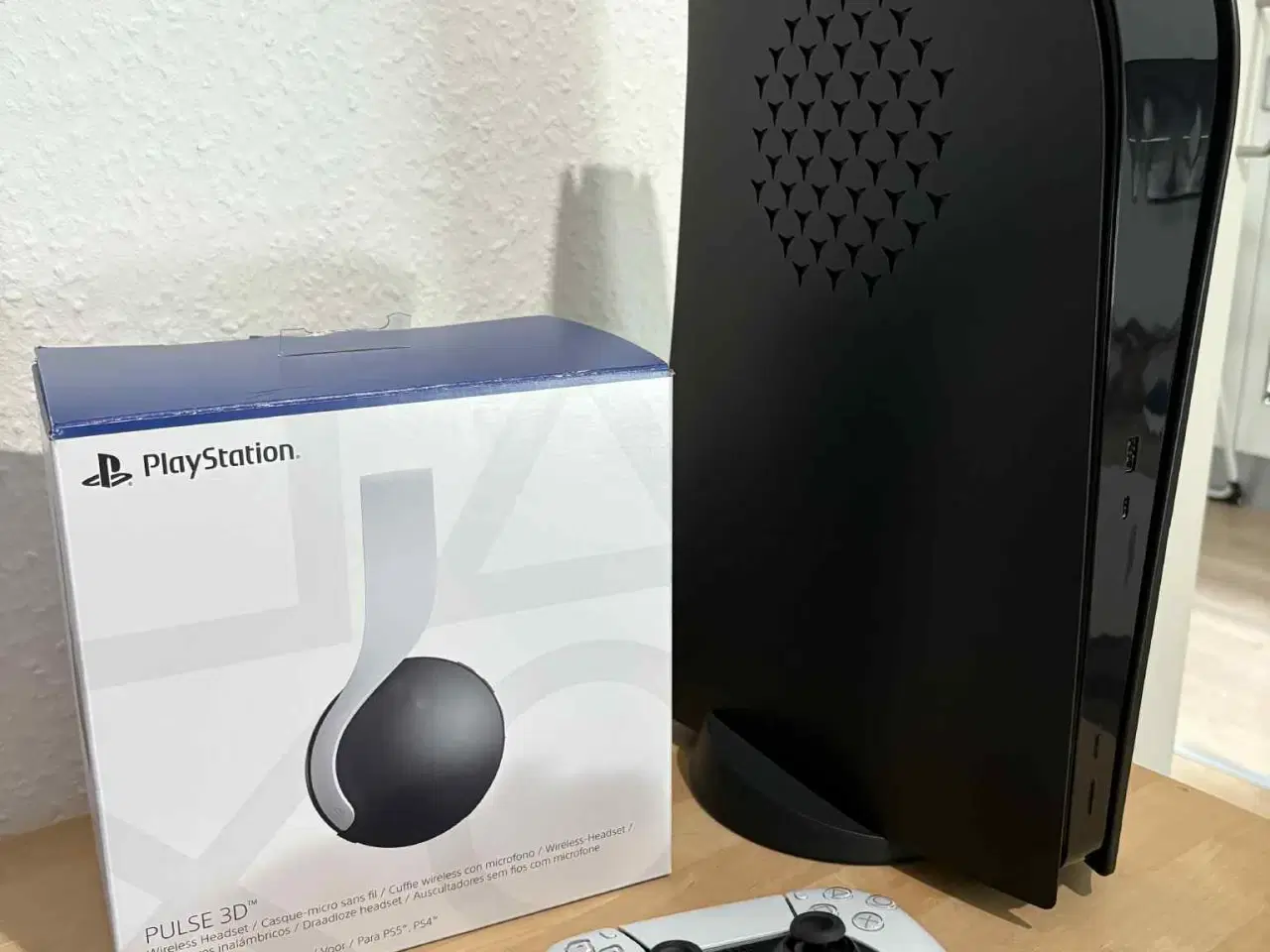 Billede 1 - Playstation 5 Konsol Sort/Hvid + Pulse 3D Headset